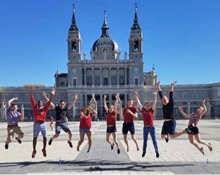BPYO players jump for joy in Madrid (Phillip Wikina)